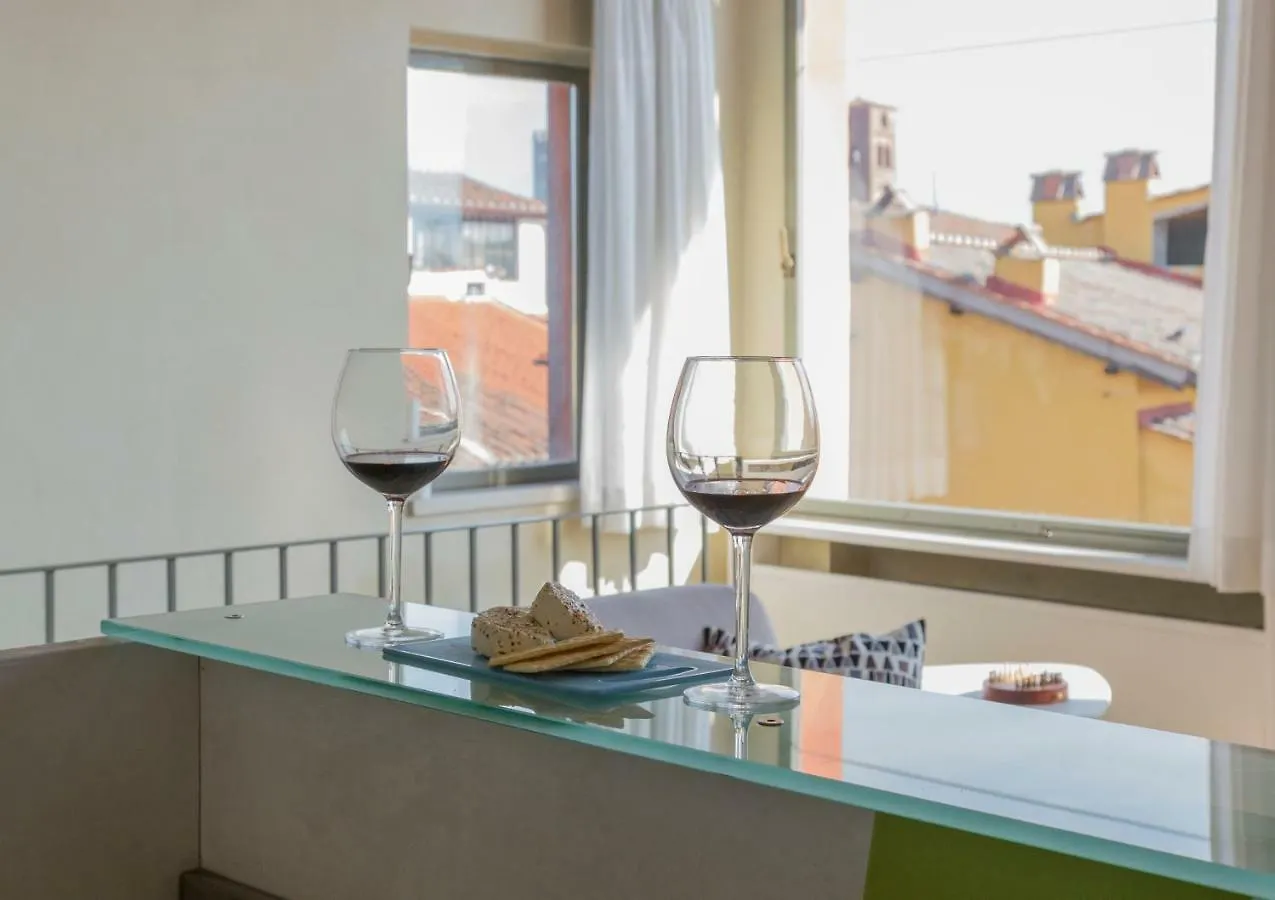 Apartament The Artist'S Loft Lukka