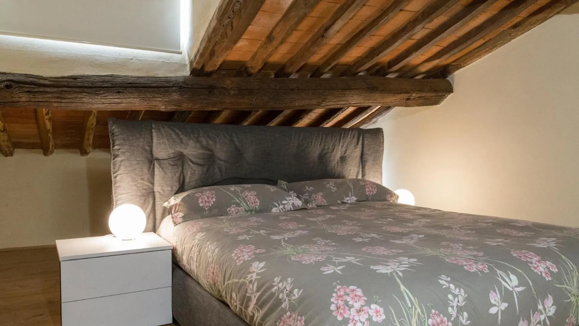 The Artist'S Loft Apartment Lucca Italy
